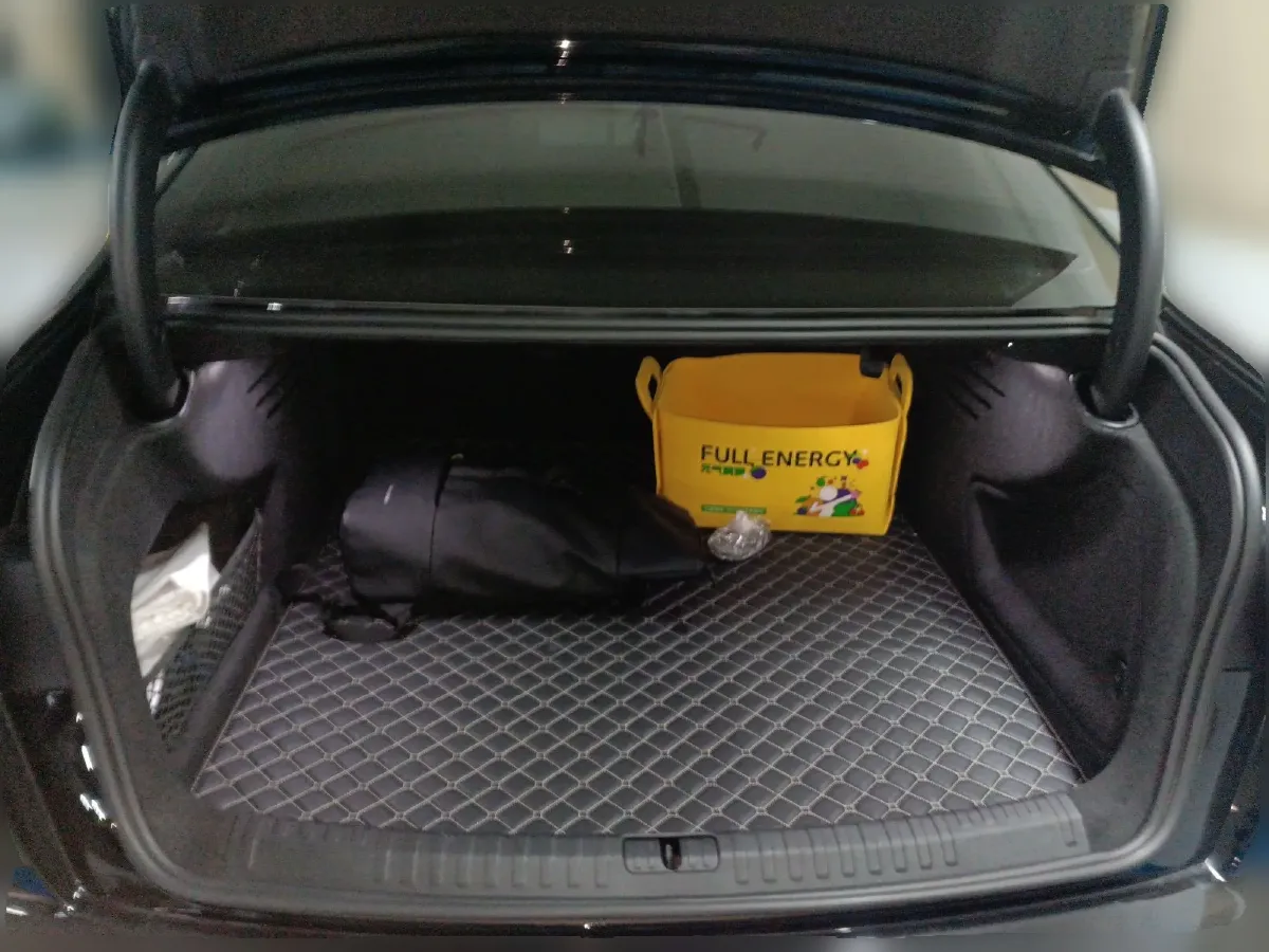 2023 Audi A6L 2.0T 245HP L4 7DCT,autocango,china used car exporter,china ev exporter,chinese used car exporter,chinese used ev exporter