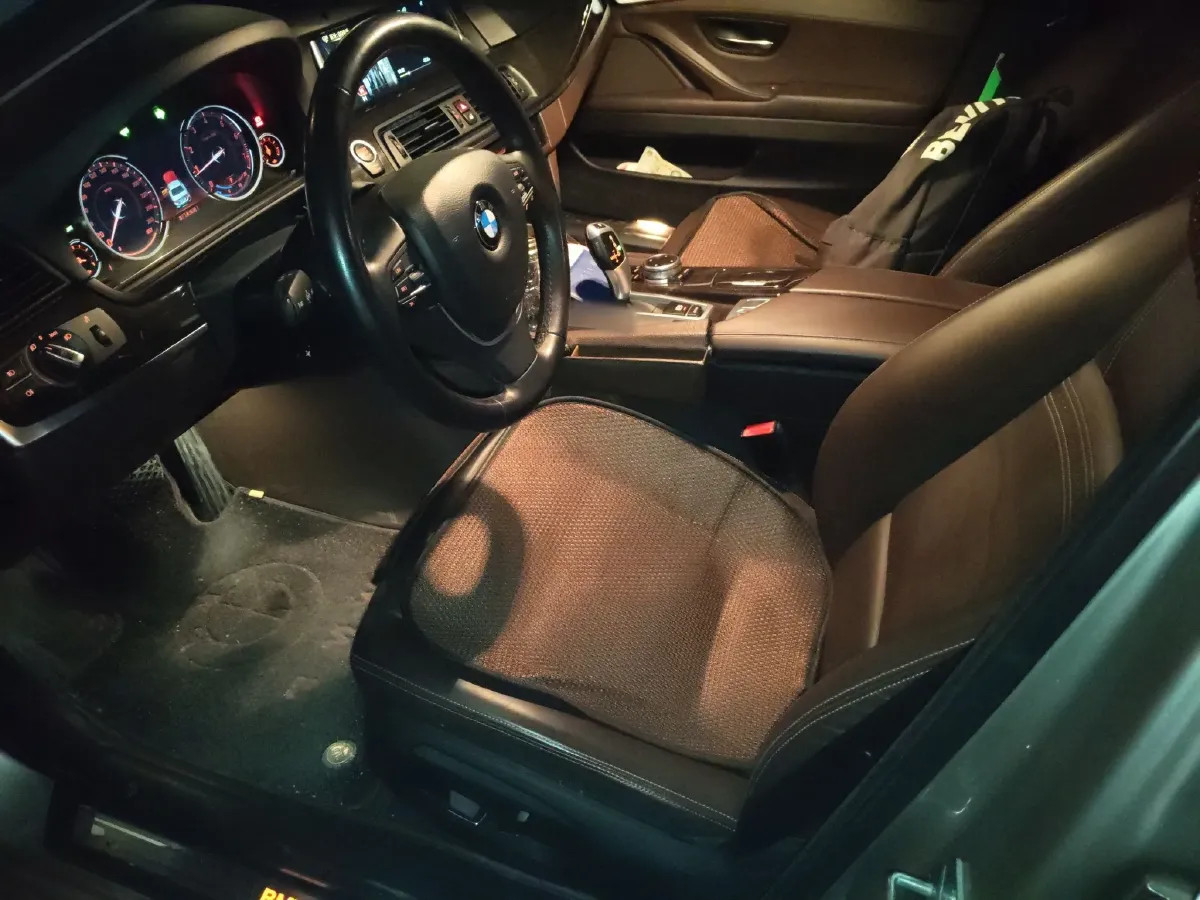 2017 BMW 5 Series 2.0T 218HP L4 8AT,autocango,china used car exporter,china ev exporter,chinese used car exporter,chinese used ev exporter