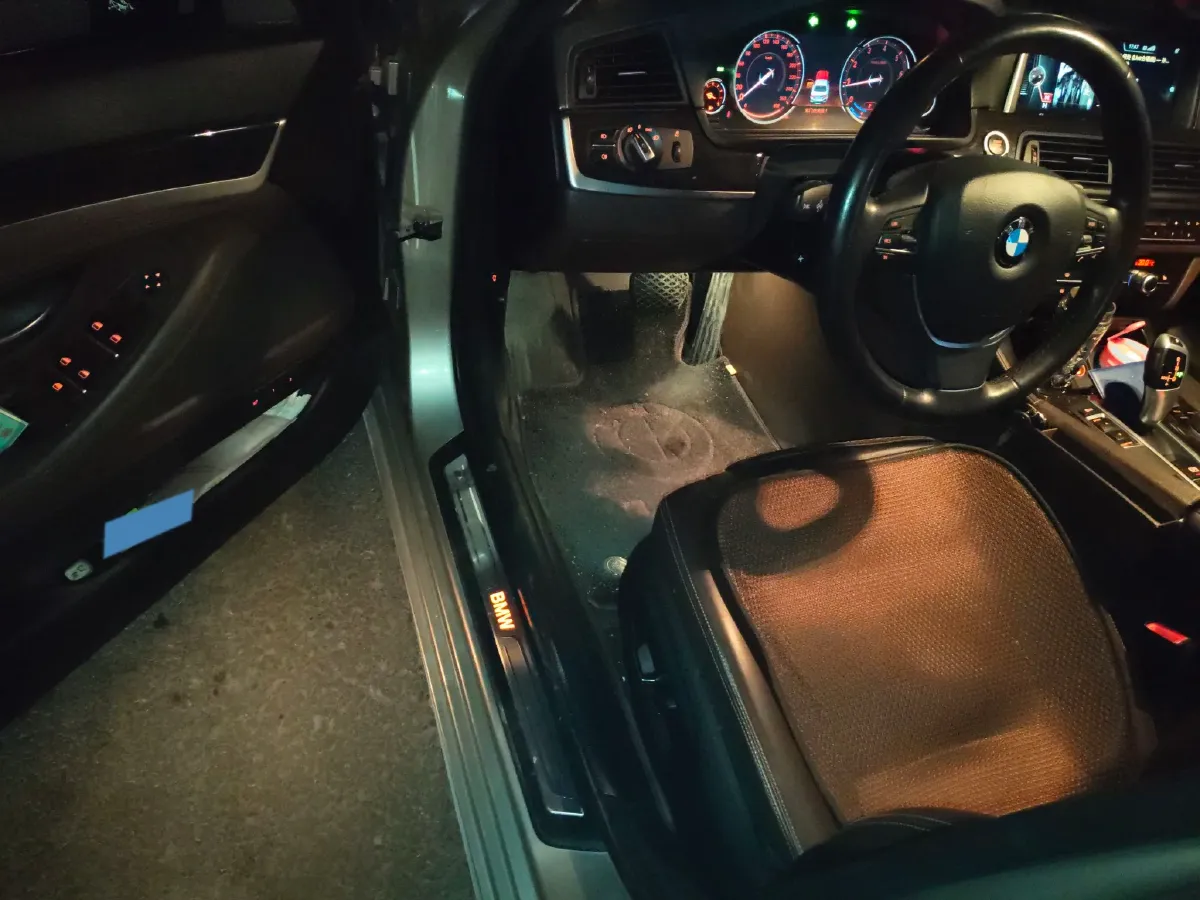 2017 BMW 5 Series 2.0T 218HP L4 8AT,autocango,china used car exporter,china ev exporter,chinese used car exporter,chinese used ev exporter