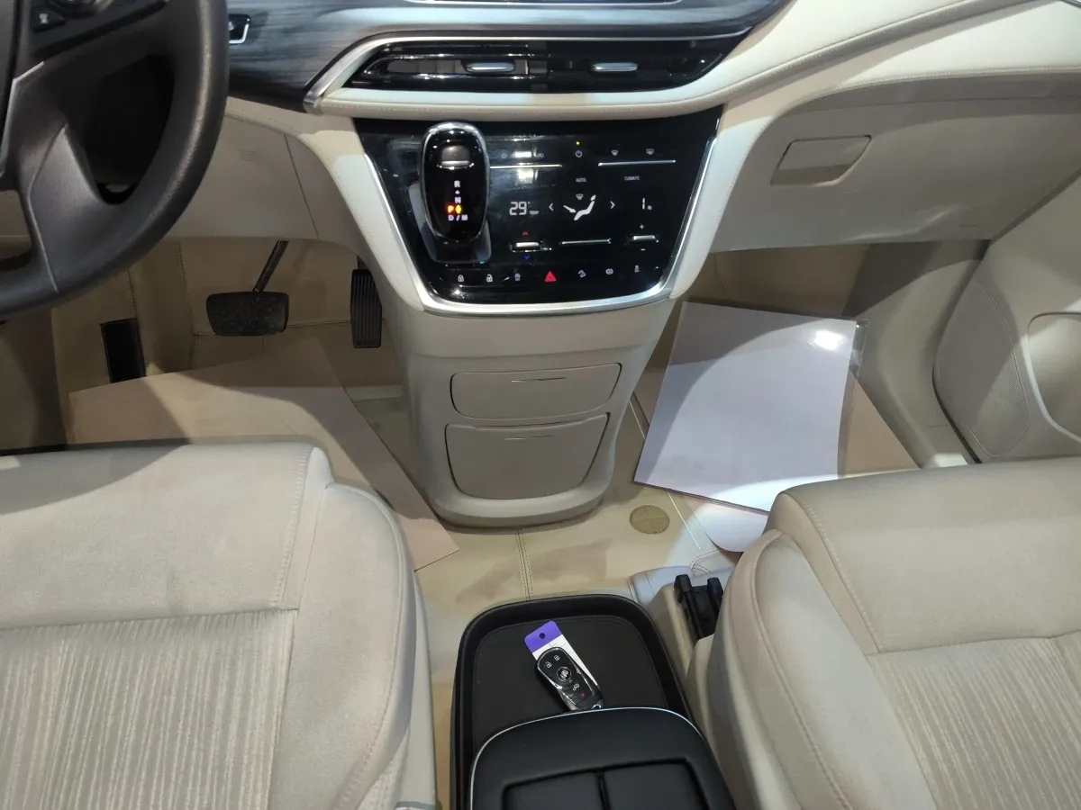 2023 Volkswagen Teramont 2.0T 220HP L4 7DCT,autocango,china used car exporter,china ev exporter,chinese used car exporter,chinese used ev exporter