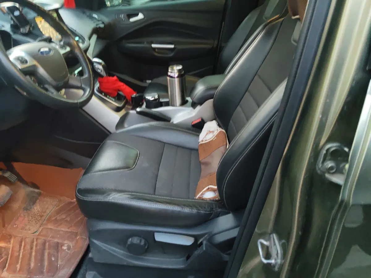 2015 Ford Kuga 1.5T 181HP L4 6AT,autocango,china used car exporter,china ev exporter,chinese used car exporter,chinese used ev exporter