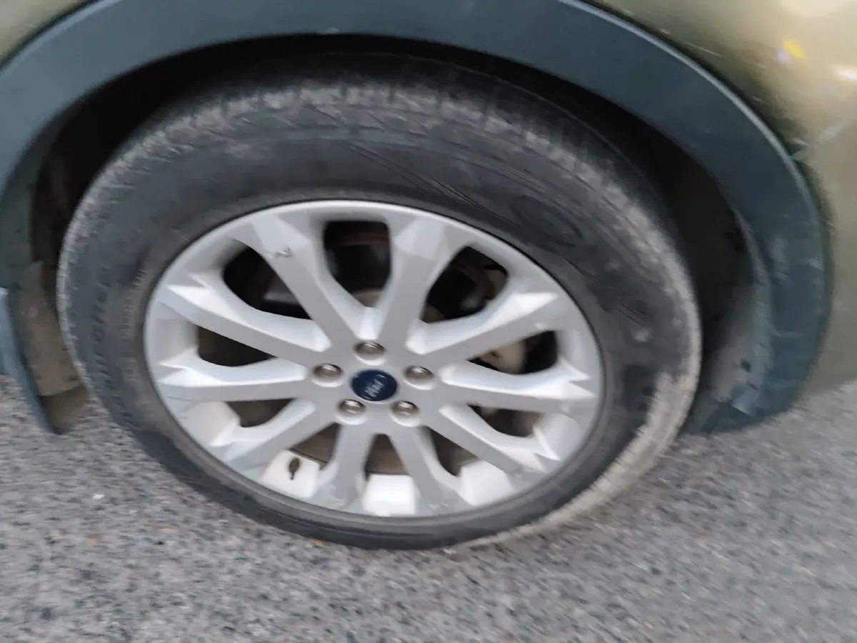 2015 Ford Kuga 1.5T 181HP L4 6AT,autocango,china used car exporter,china ev exporter,chinese used car exporter,chinese used ev exporter