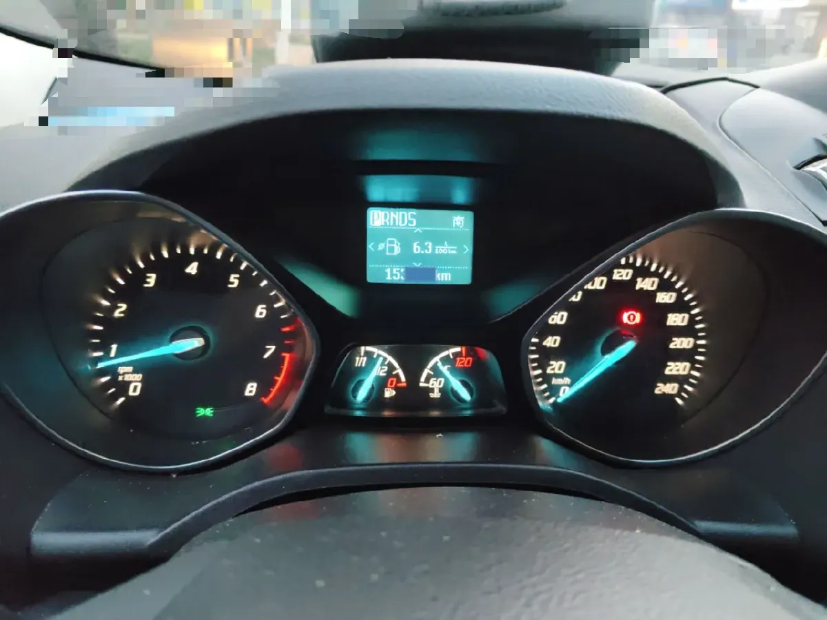 2015 Ford Kuga 1.5T 181HP L4 6AT,autocango,china used car exporter,china ev exporter,chinese used car exporter,chinese used ev exporter