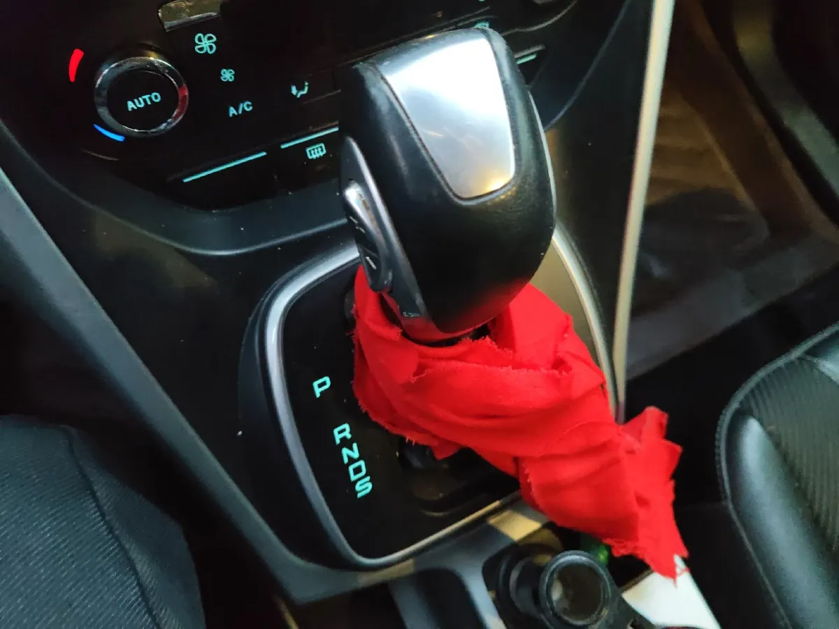 2015 Ford Kuga 1.5T 181HP L4 6AT,autocango,china used car exporter,china ev exporter,chinese used car exporter,chinese used ev exporter