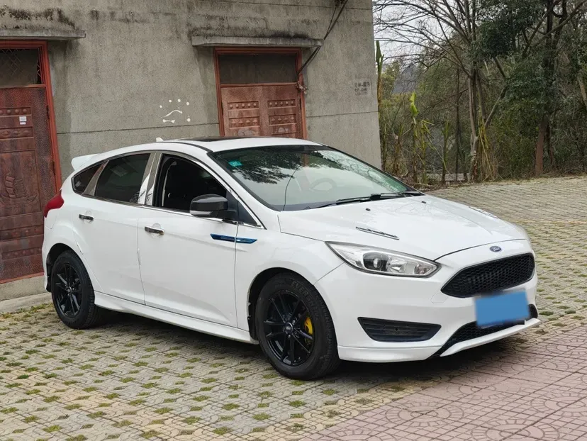 2018 Ford Focus 1.5T 181HP L4 6AT,autocango,china used car exporter,china ev exporter,chinese used car exporter,chinese used ev exporter