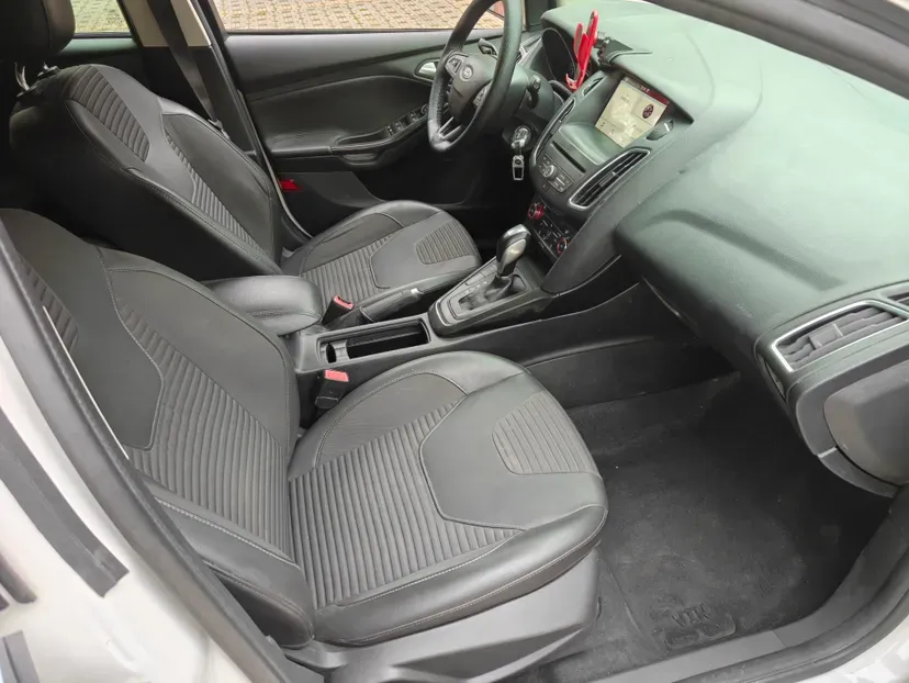 2018 Ford Focus 1.5T 181HP L4 6AT,autocango,china used car exporter,china ev exporter,chinese used car exporter,chinese used ev exporter