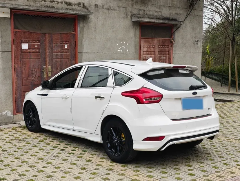 2018 Ford Focus 1.5T 181HP L4 6AT,autocango,china used car exporter,china ev exporter,chinese used car exporter,chinese used ev exporter