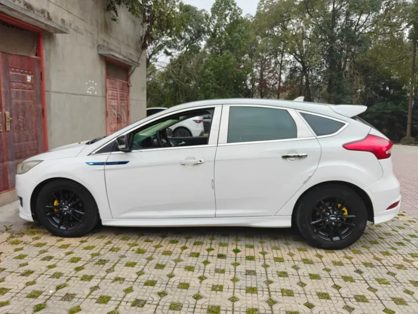 2018 Ford Focus 1.5T 181HP L4 6AT,autocango,china used car exporter,china ev exporter,chinese used car exporter,chinese used ev exporter