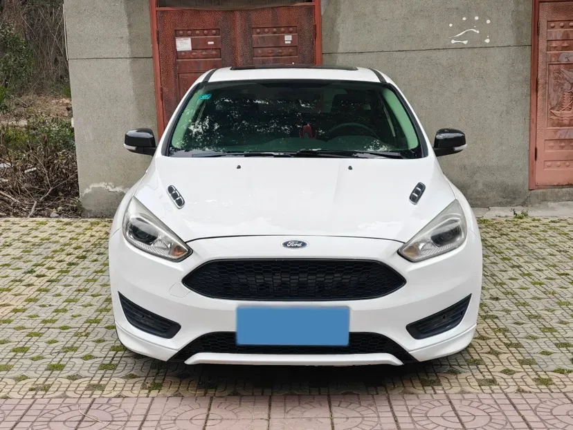 2018 Ford Focus 1.5T 181HP L4 6AT,autocango,china used car exporter,china ev exporter,chinese used car exporter,chinese used ev exporter