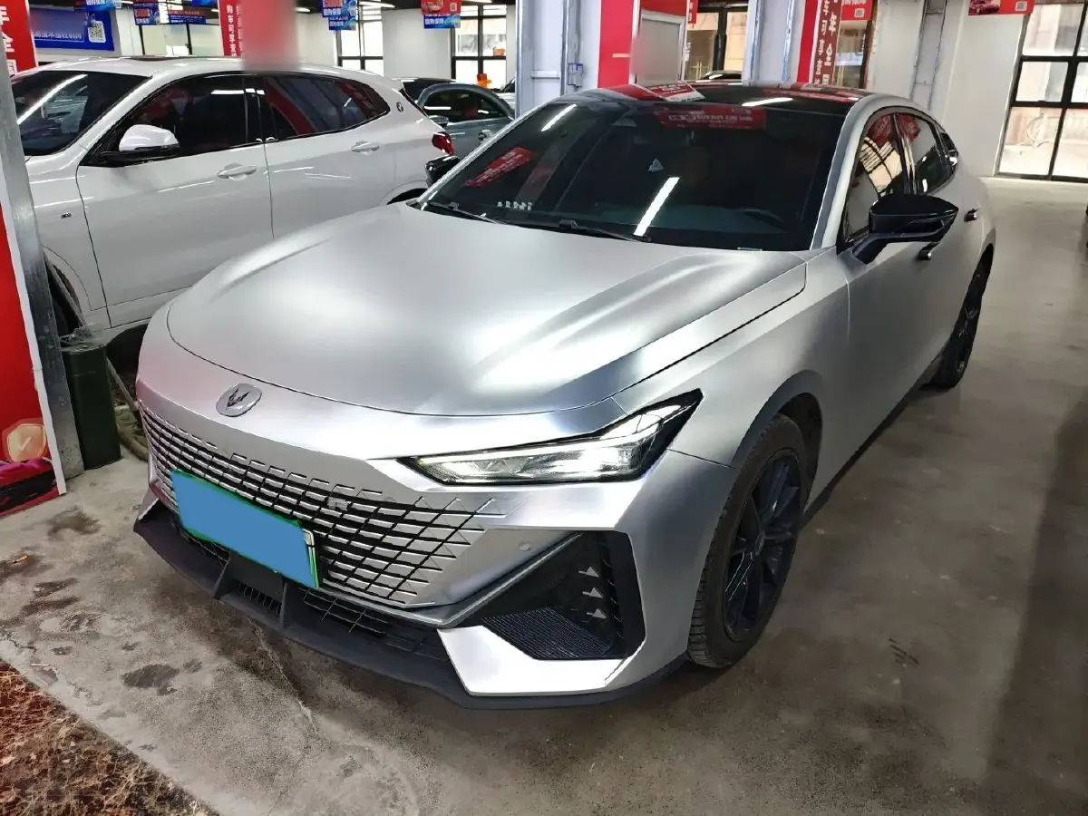 2023 ChangAn UNI-V iDD 1.5T 170HP L4 6TCT PHEV 18.4KWH