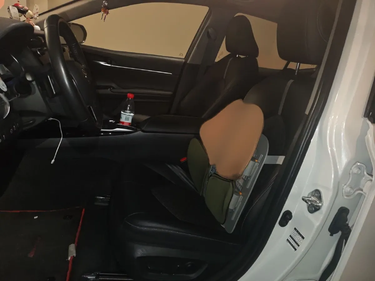 2019 Toyota Camry 2.5L 209HP L4 8AT,autocango,china used car exporter,china ev exporter,chinese used car exporter,chinese used ev exporter