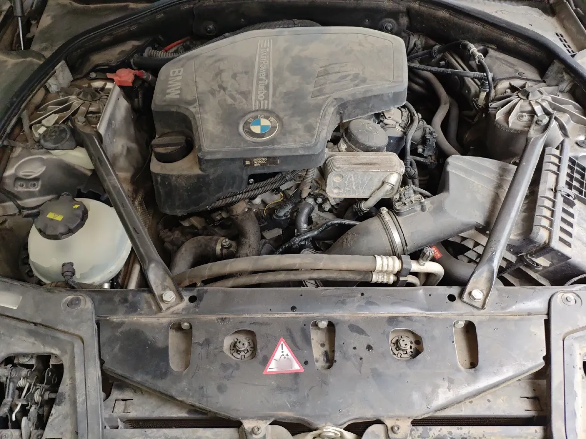 2014 BMW 5 Series 2.0T 218HP L4 8AT,autocango,china used car exporter,china ev exporter,chinese used car exporter,chinese used ev exporter