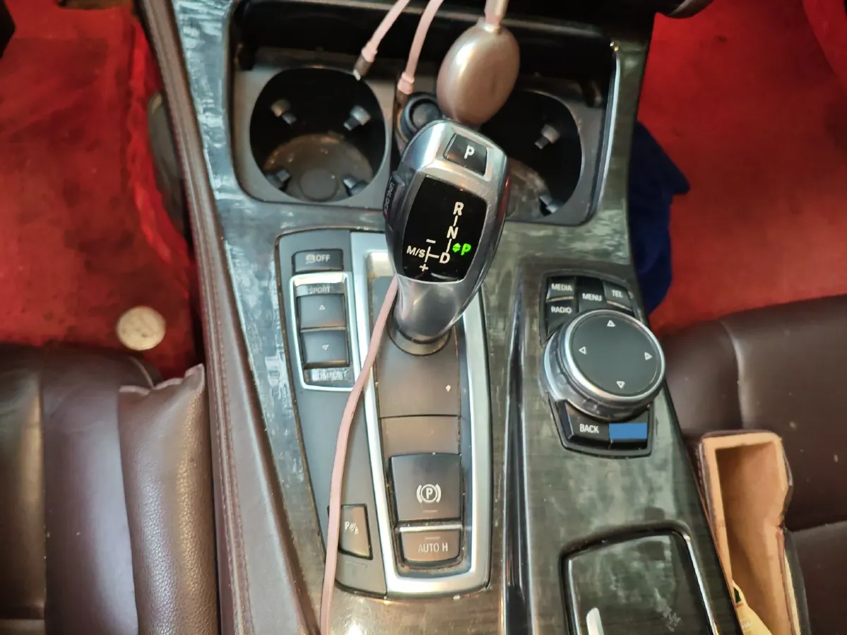 2014 BMW 5 Series 2.0T 218HP L4 8AT,autocango,china used car exporter,china ev exporter,chinese used car exporter,chinese used ev exporter