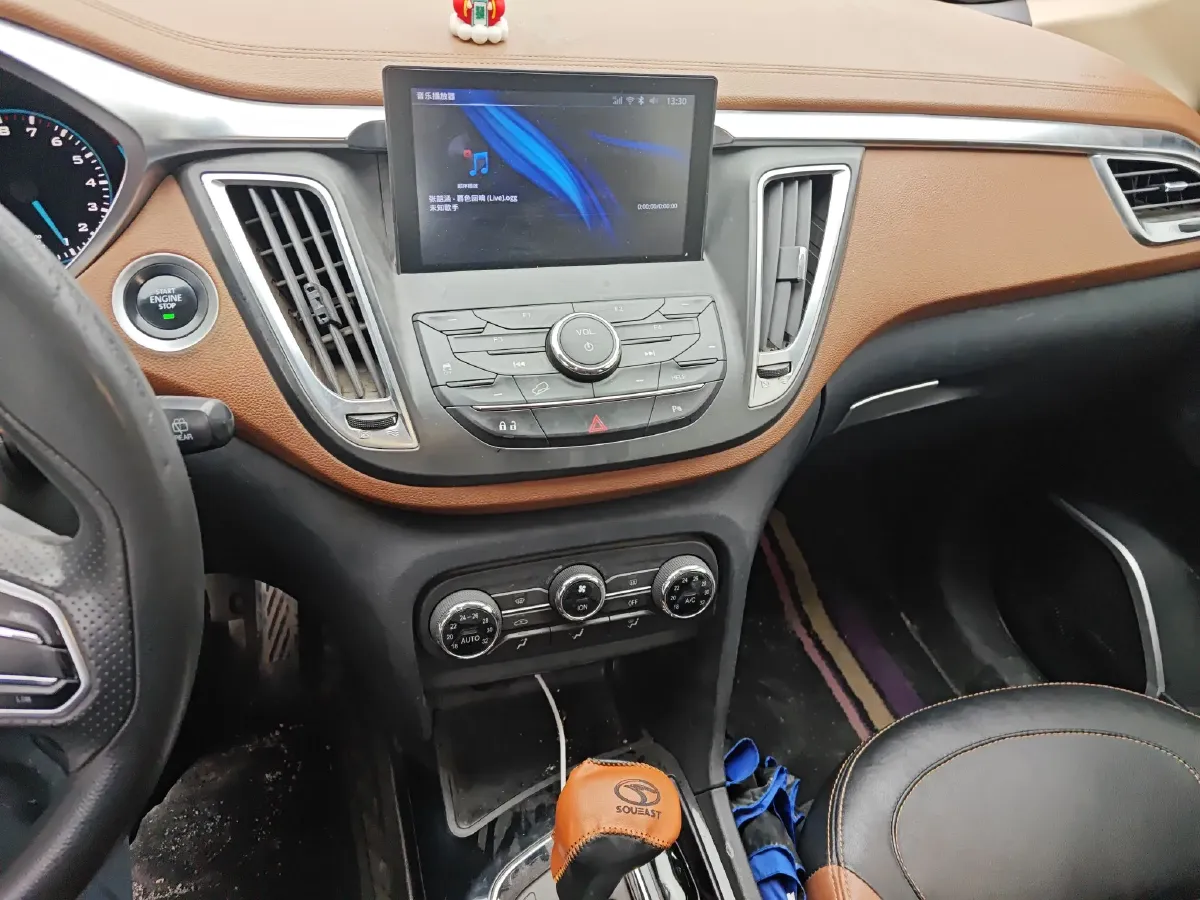 2016 Nissan Tiida 1.6L 126HP L4 CVT,autocango,china used car exporter,china ev exporter,chinese used car exporter,chinese used ev exporter