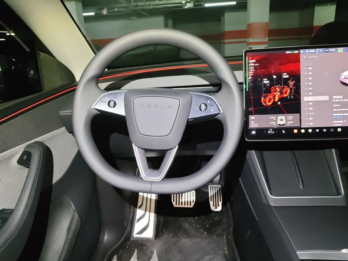 2025 Tesla Model Y BEV 62.5KWH,autocango,china used car exporter,china ev exporter,chinese used car exporter,chinese used ev exporter