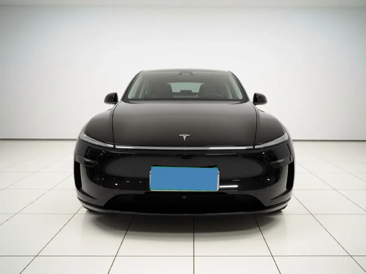 2025 Tesla Model Y BEV 62.5KWH,autocango,china used car exporter,china ev exporter,chinese used car exporter,chinese used ev exporter