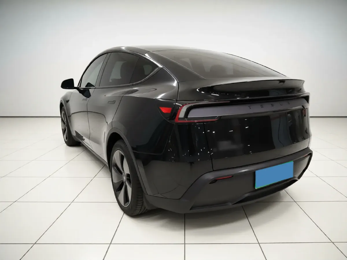 2025 Tesla Model Y BEV 62.5KWH,autocango,china used car exporter,china ev exporter,chinese used car exporter,chinese used ev exporter