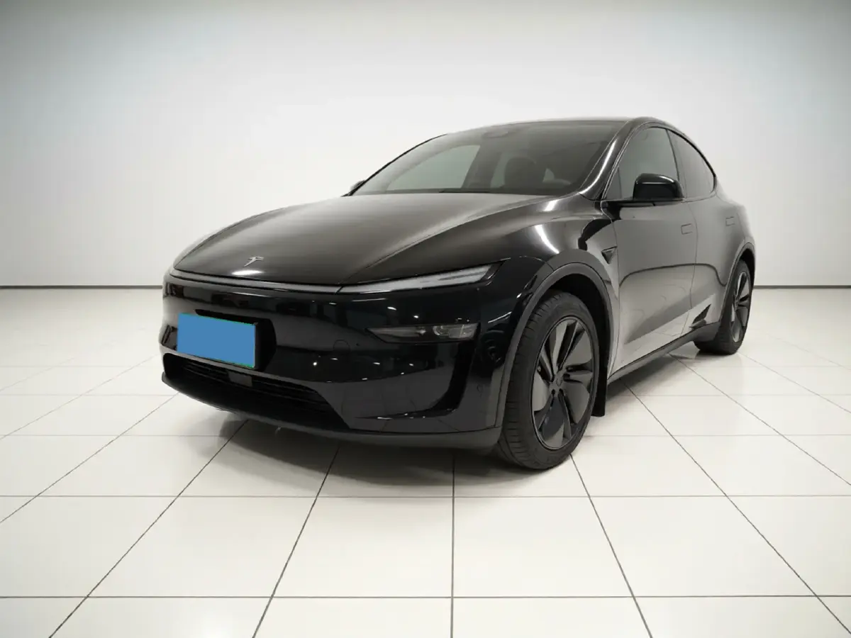 2025 Tesla Model Y BEV 62.5KWH