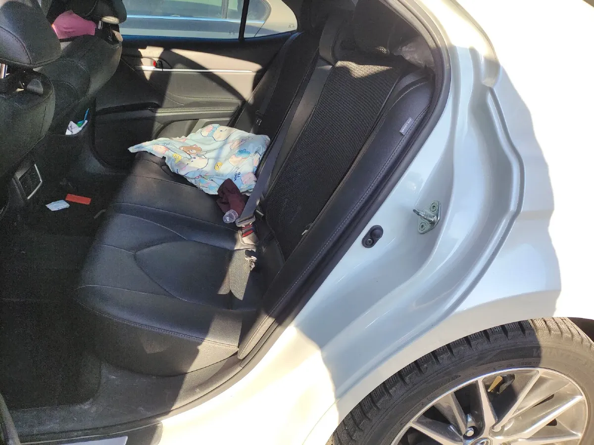 2021 Toyota Camry 2.5L 209HP L4 8AT,autocango,china used car exporter,china ev exporter,chinese used car exporter,chinese used ev exporter