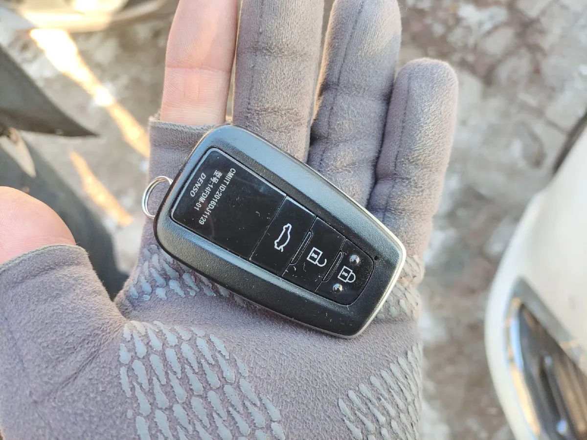 2021 Toyota Camry 2.5L 209HP L4 8AT,autocango,china used car exporter,china ev exporter,chinese used car exporter,chinese used ev exporter