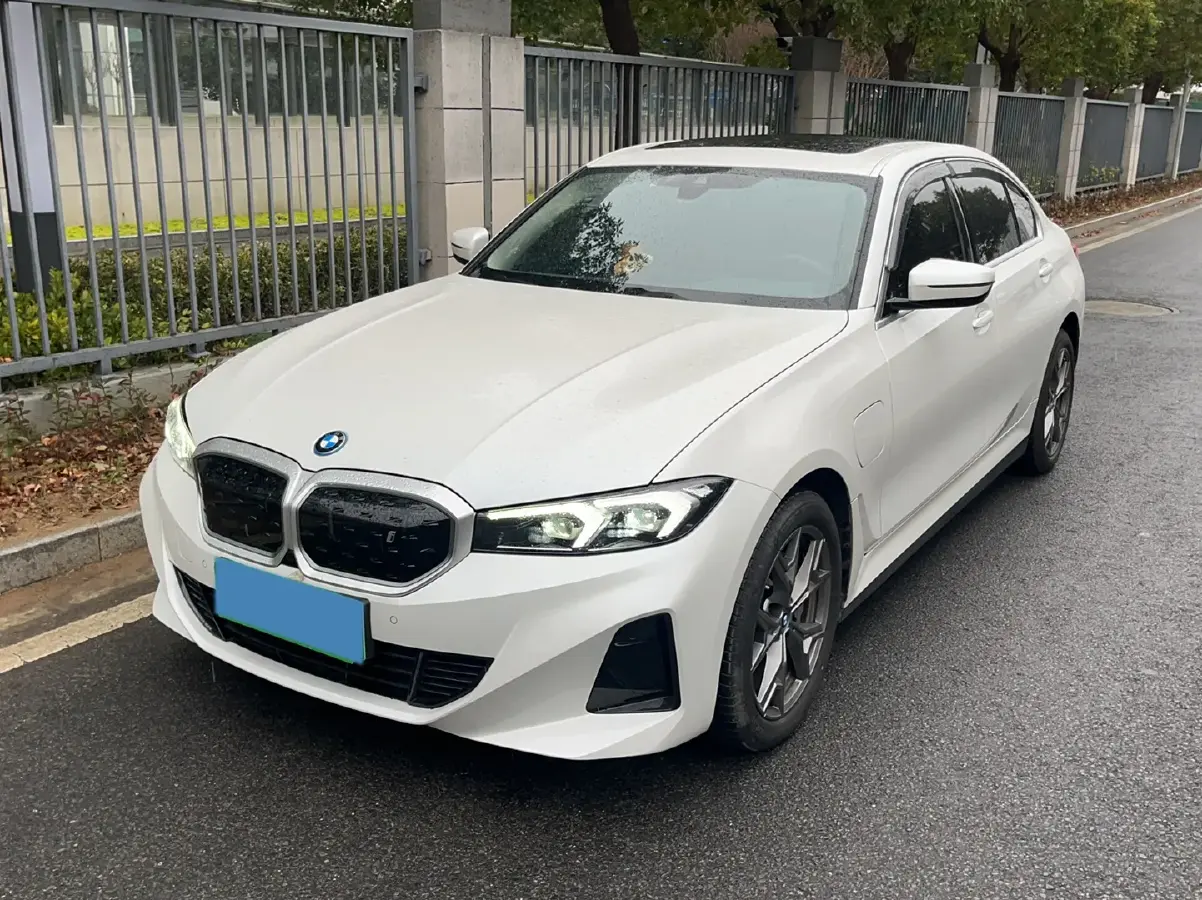 2024 BMW i3 BEV 70KWH