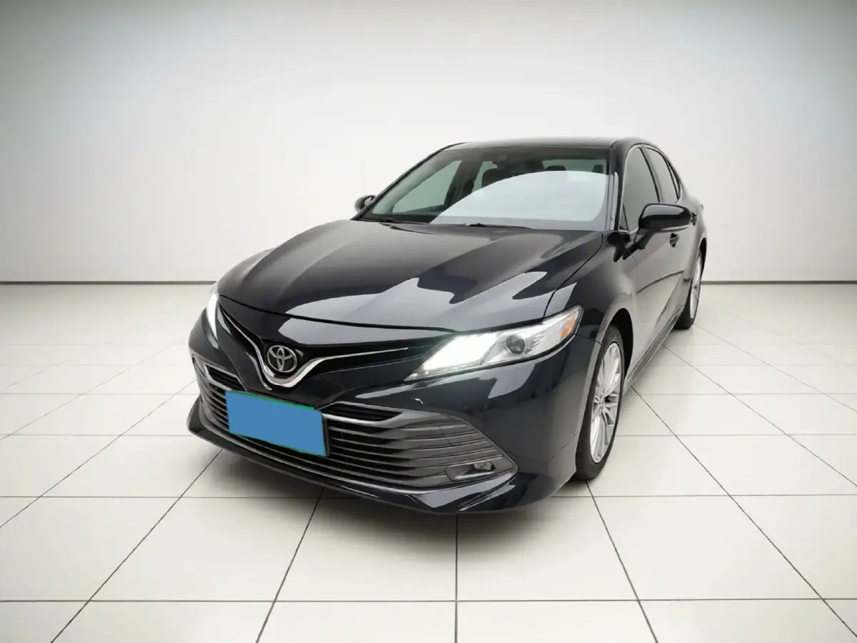 2018 Toyota Camry 2.5L 209HP L4 8AT