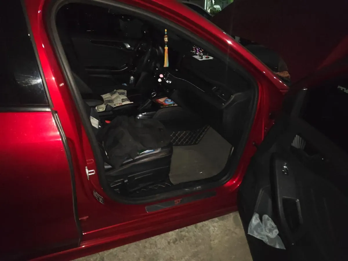 2022 Ford Focus 1.5T 177HP L4 6AT,autocango,china used car exporter,china ev exporter,chinese used car exporter,chinese used ev exporter