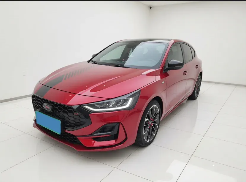 2022 Ford Focus 1.5T 177HP L4 6AT,autocango,china used car exporter,china ev exporter,chinese used car exporter,chinese used ev exporter