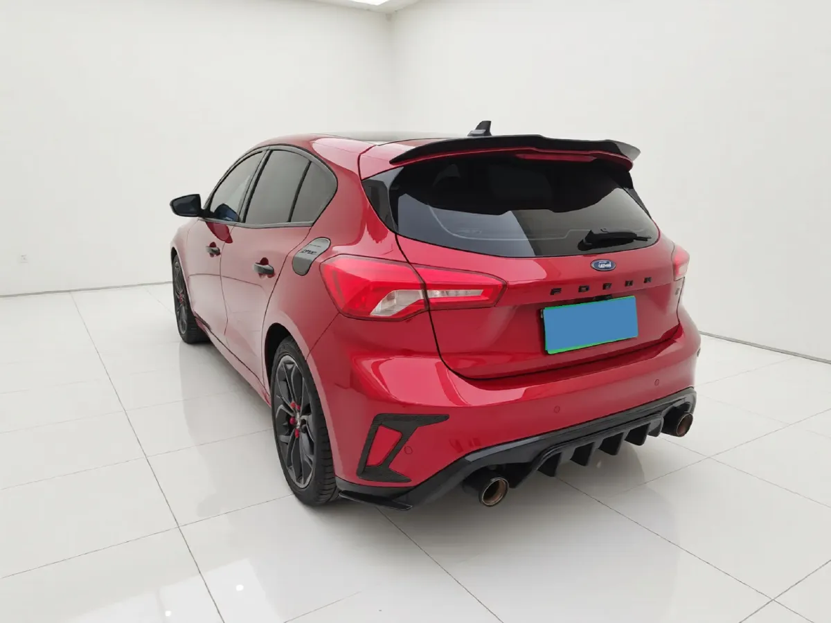 2022 Ford Focus 1.5T 177HP L4 6AT,autocango,china used car exporter,china ev exporter,chinese used car exporter,chinese used ev exporter