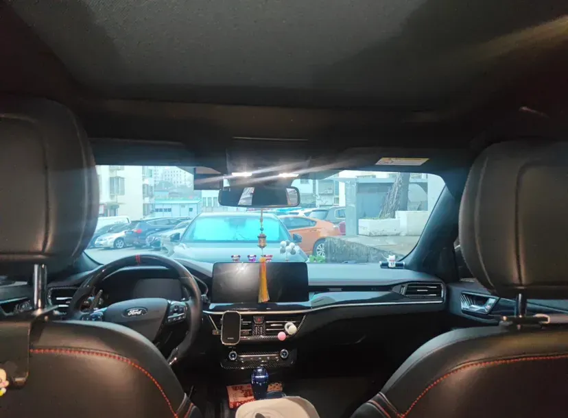 2022 Ford Focus 1.5T 177HP L4 6AT,autocango,china used car exporter,china ev exporter,chinese used car exporter,chinese used ev exporter