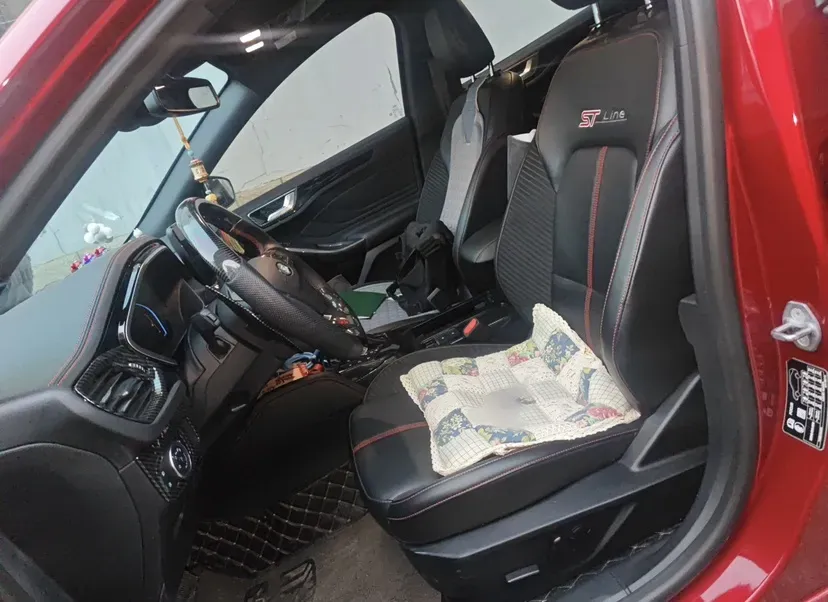 2022 Ford Focus 1.5T 177HP L4 6AT,autocango,china used car exporter,china ev exporter,chinese used car exporter,chinese used ev exporter