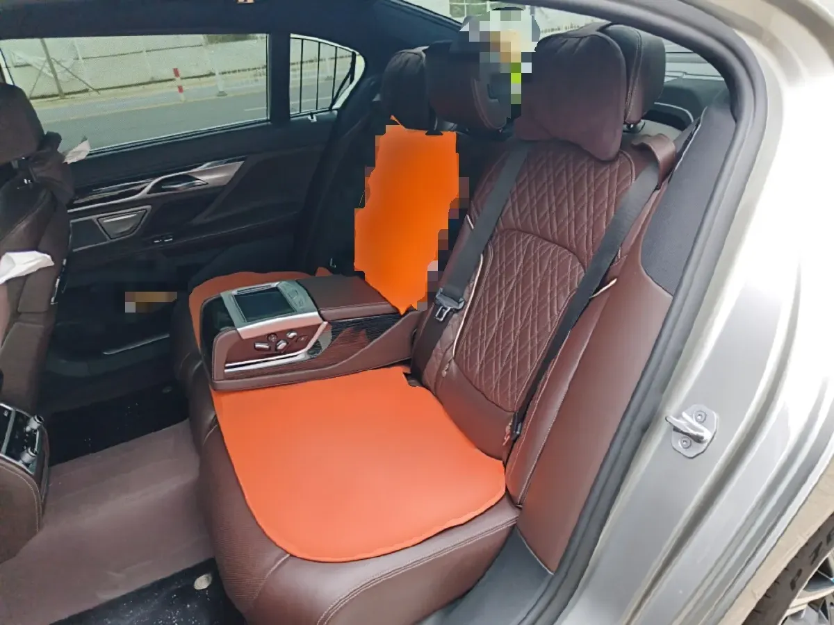 2019 BMW 7 Series 3.0T 340HP L6 8AT,autocango,china used car exporter,china ev exporter,chinese used car exporter,chinese used ev exporter