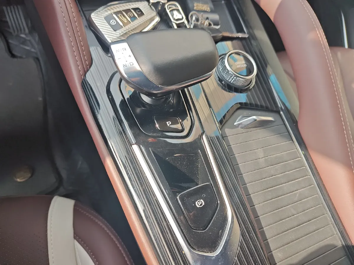 2024 Geely Monjaro 2.0T 238HP L4 8AT,autocango,china used car exporter,china ev exporter,chinese used car exporter,chinese used ev exporter