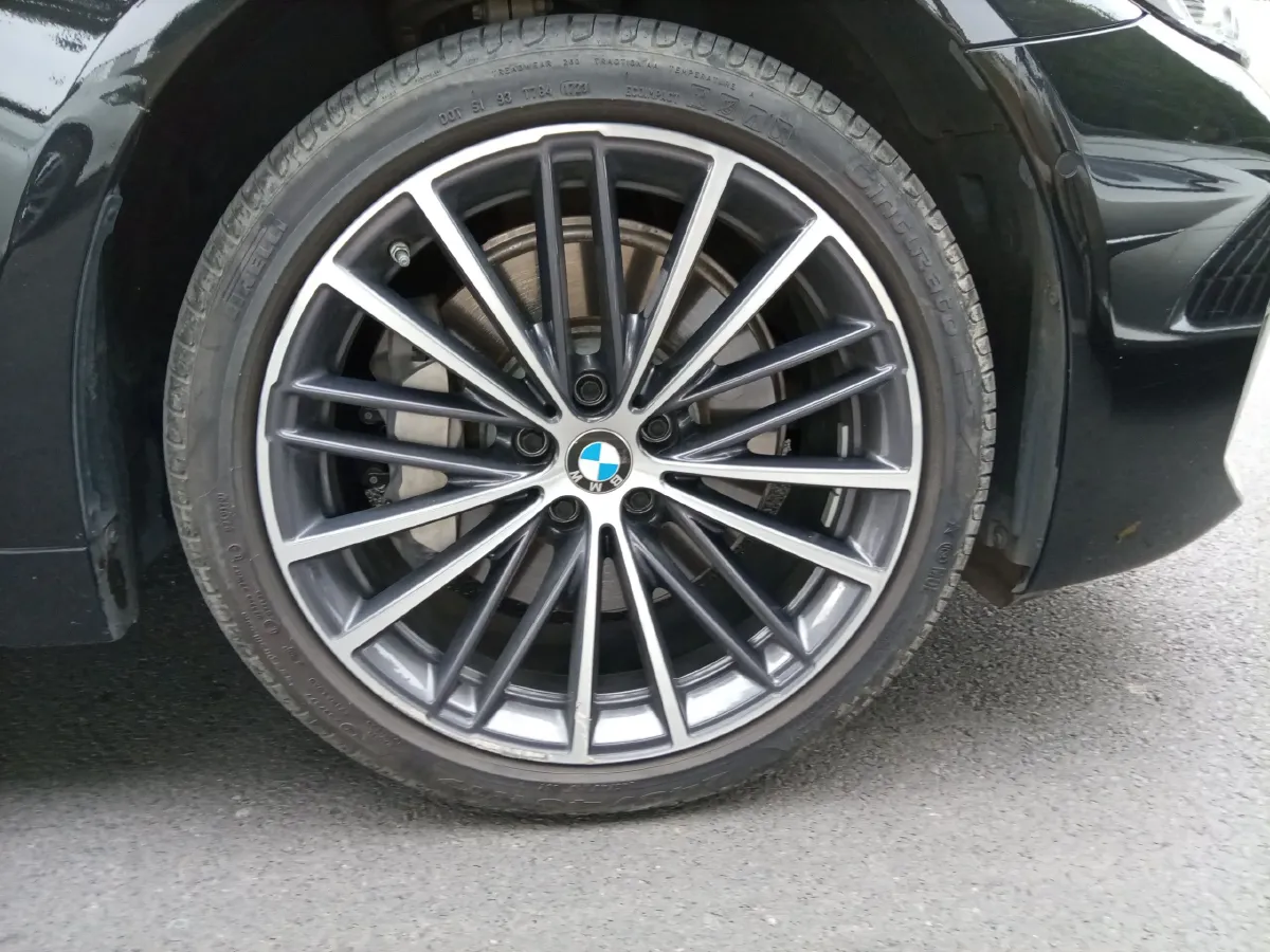 2023 BMW 5 Series 2.0T 245HP L4 8AT,autocango,china used car exporter,china ev exporter,chinese used car exporter,chinese used ev exporter