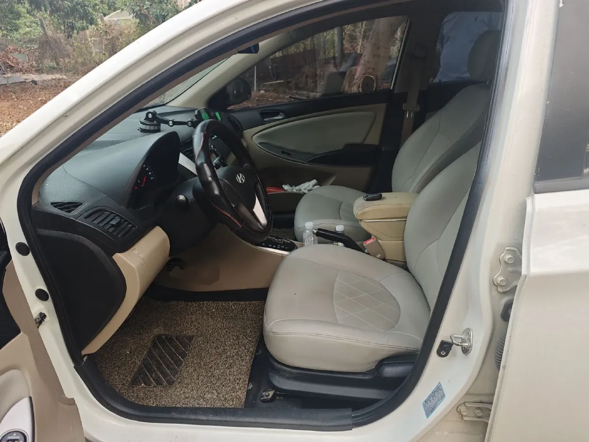 2014 Hyundai Reina 1.4L 107HP L4 4AT,autocango,china used car exporter,china ev exporter,chinese used car exporter,chinese used ev exporter