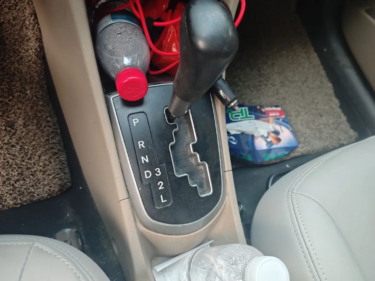 2014 Hyundai Reina 1.4L 107HP L4 4AT,autocango,china used car exporter,china ev exporter,chinese used car exporter,chinese used ev exporter