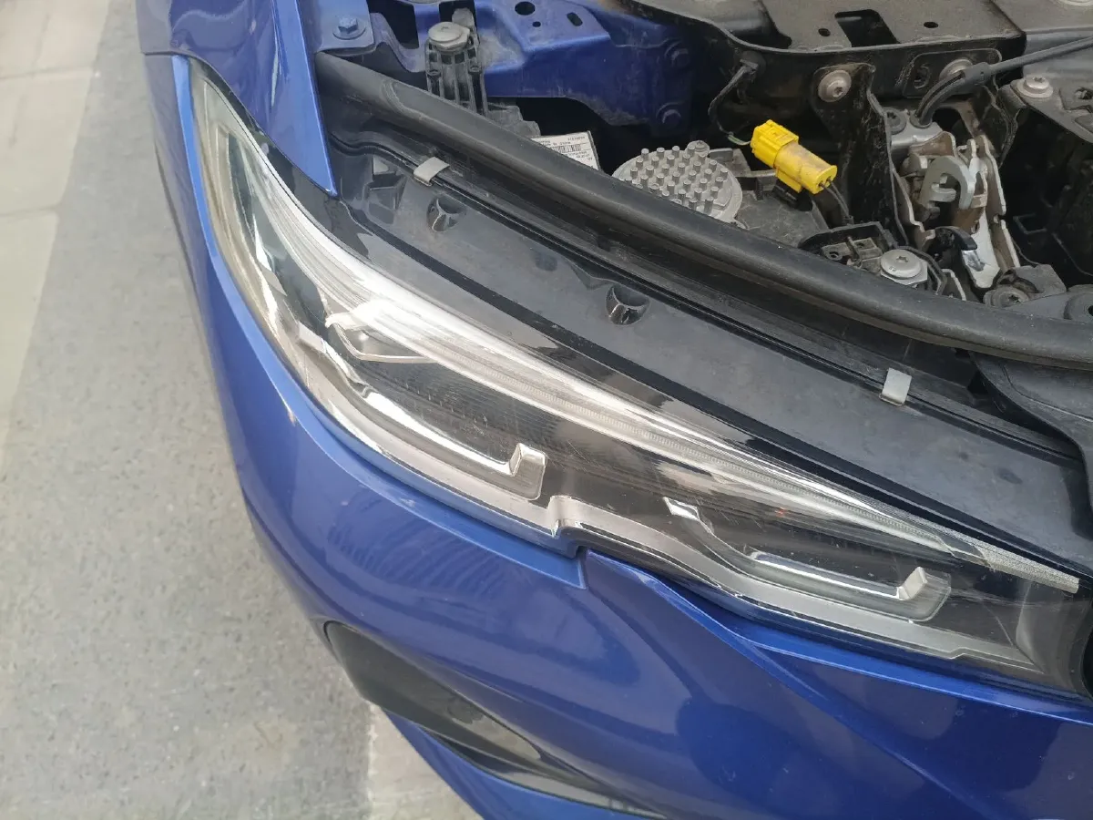 2021 BMW 3 Series 2.0T 184HP L4 8AT,autocango,china used car exporter,china ev exporter,chinese used car exporter,chinese used ev exporter