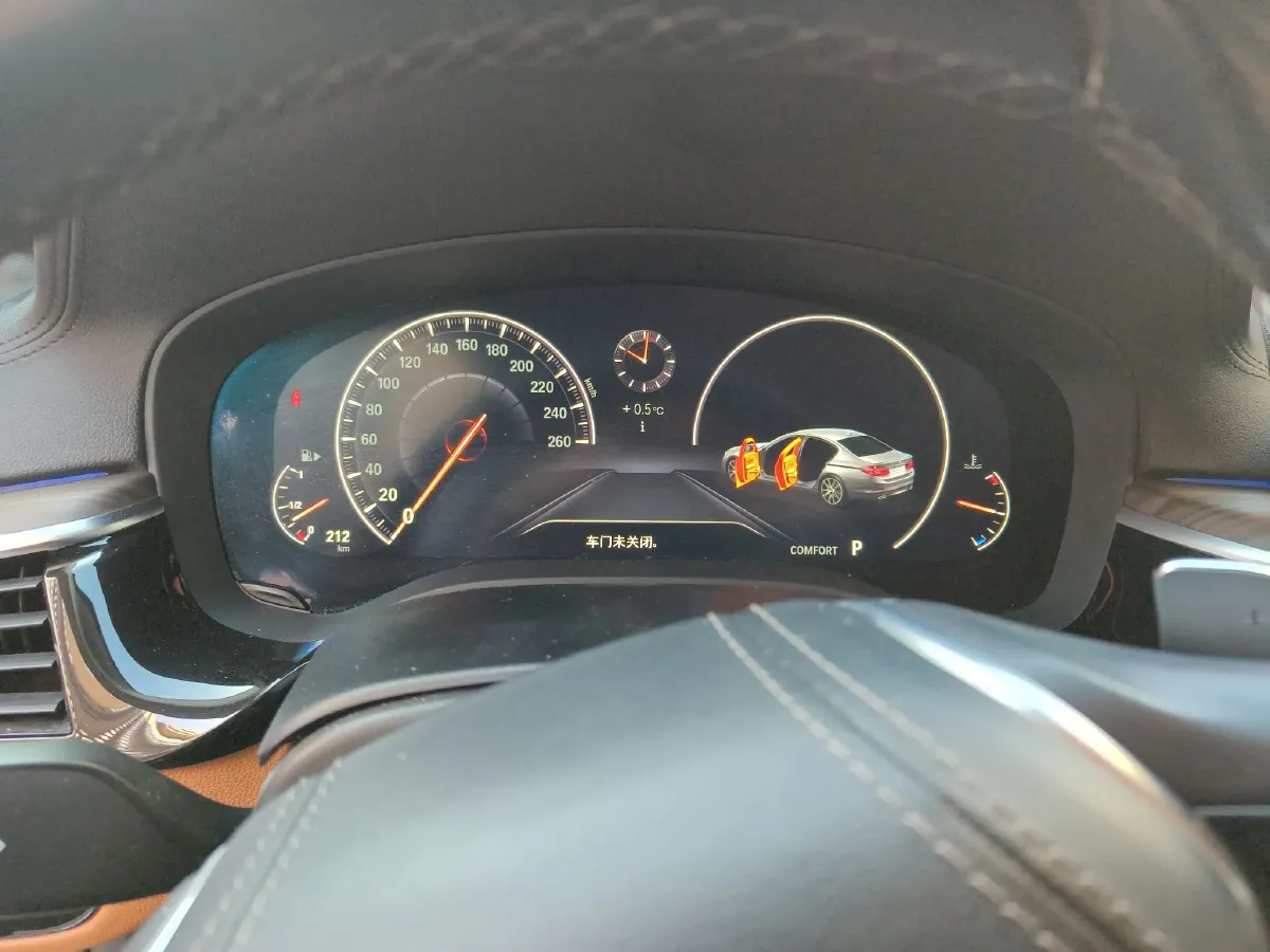 2019 BMW 5 Series 2.0T 252HP L4 8AT,autocango,china used car exporter,china ev exporter,chinese used car exporter,chinese used ev exporter