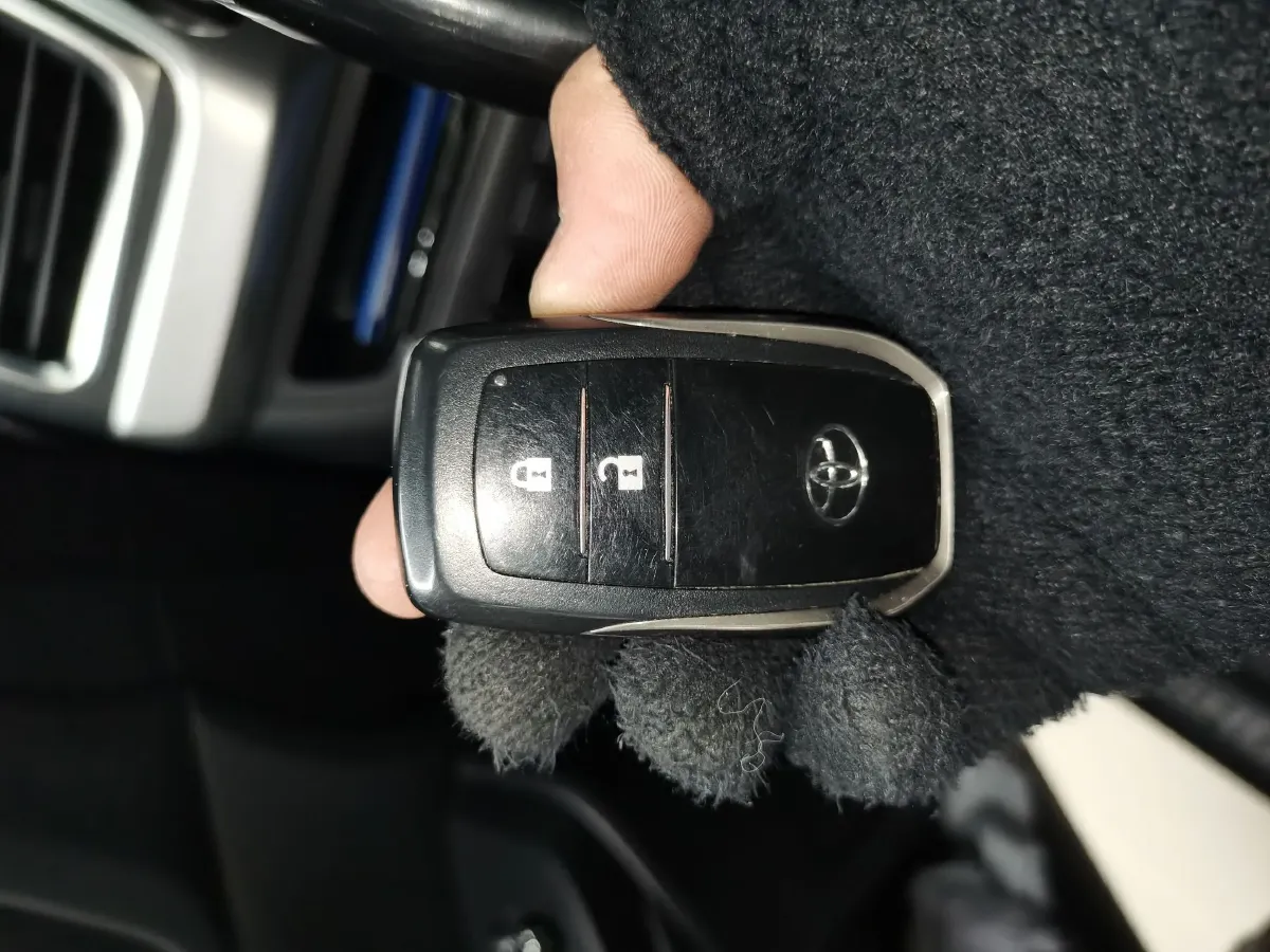 2017 Toyota Highlander 2.0T 220HP L4 6AT,autocango,china used car exporter,china ev exporter,chinese used car exporter,chinese used ev exporter