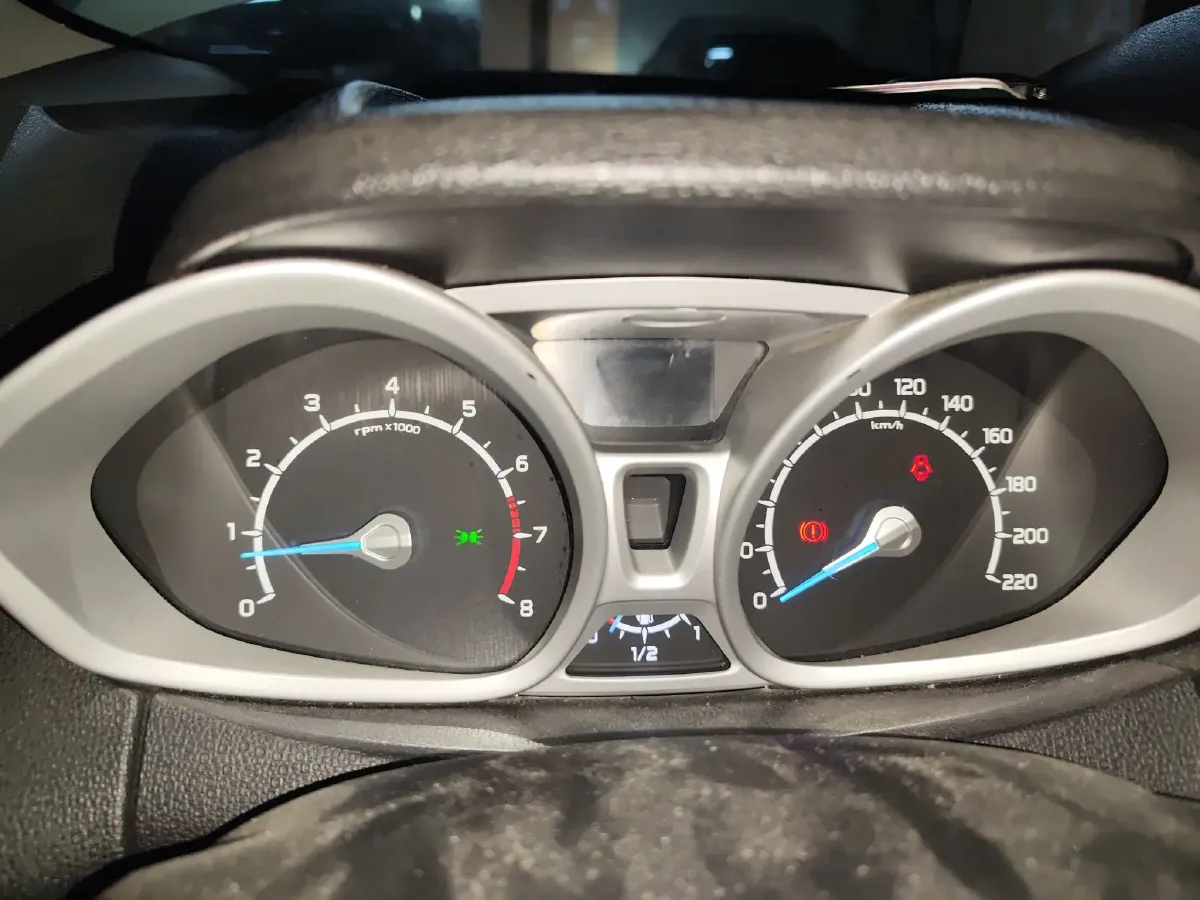 2013 Ford EcoSport 1.5L 110HP L4 5MT,autocango,china used car exporter,china ev exporter,chinese used car exporter,chinese used ev exporter