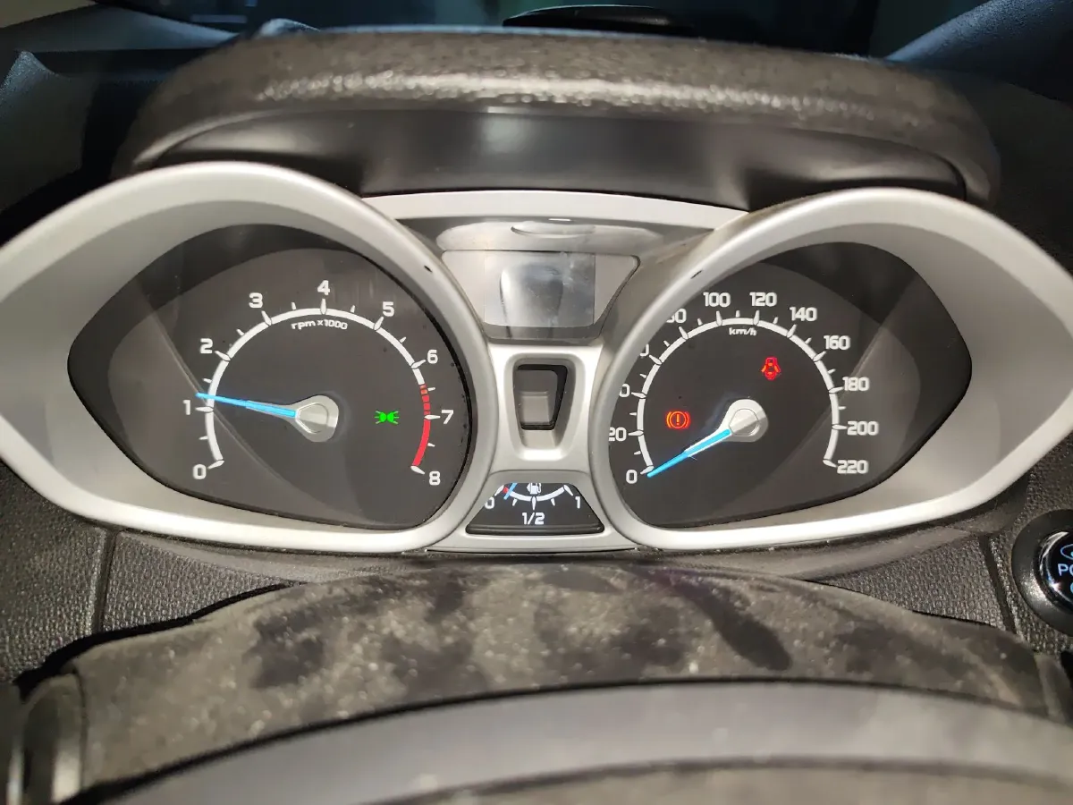 2013 Ford EcoSport 1.5L 110HP L4 5MT,autocango,china used car exporter,china ev exporter,chinese used car exporter,chinese used ev exporter