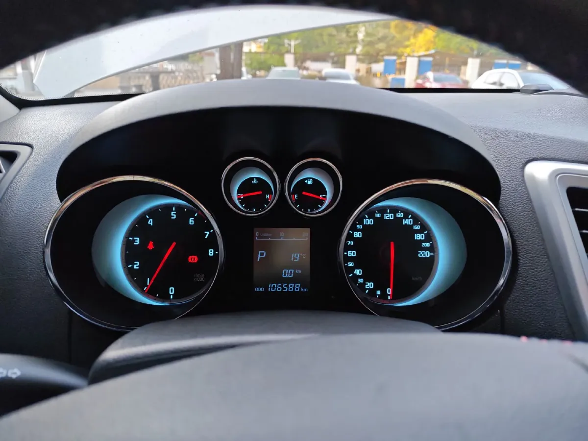 2014 ChangAn CS35 1.6L 125HP L4 4AT,autocango,china used car exporter,china ev exporter,chinese used car exporter,chinese used ev exporter