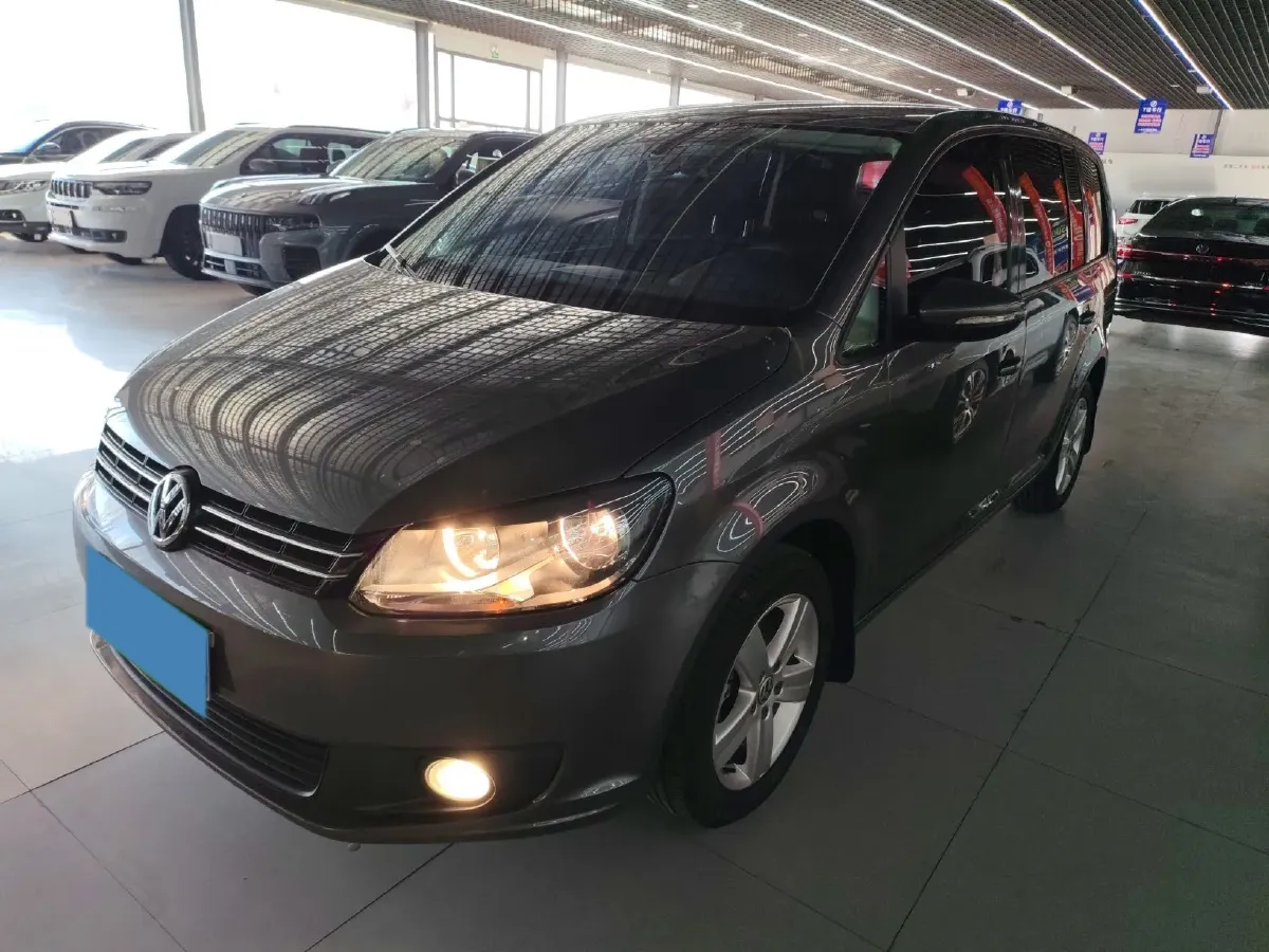 2015 Volkswagen Touran 1.4T 131HP L4 5MT,autocango,china used car exporter,china ev exporter,chinese used car exporter,chinese used ev exporter