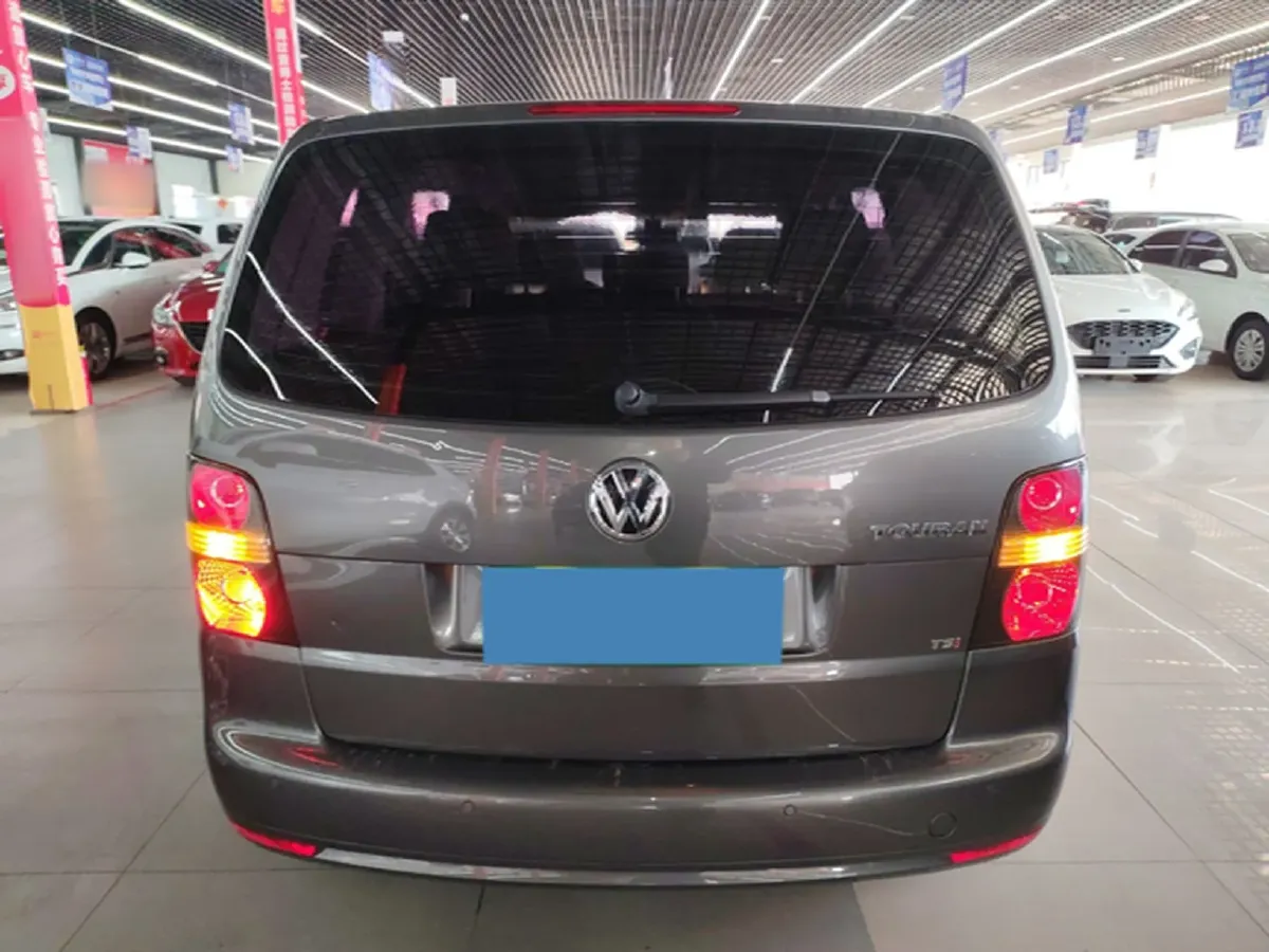 2015 Volkswagen Touran 1.4T 131HP L4 5MT,autocango,china used car exporter,china ev exporter,chinese used car exporter,chinese used ev exporter