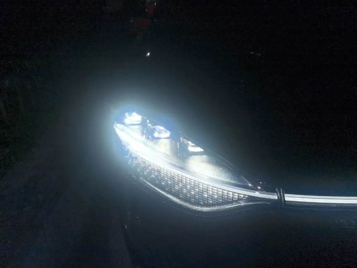 2025 AITO AITO M9 REEV 160HP REEV 52KWH,autocango,china used car exporter,china ev exporter,chinese used car exporter,chinese used ev exporter