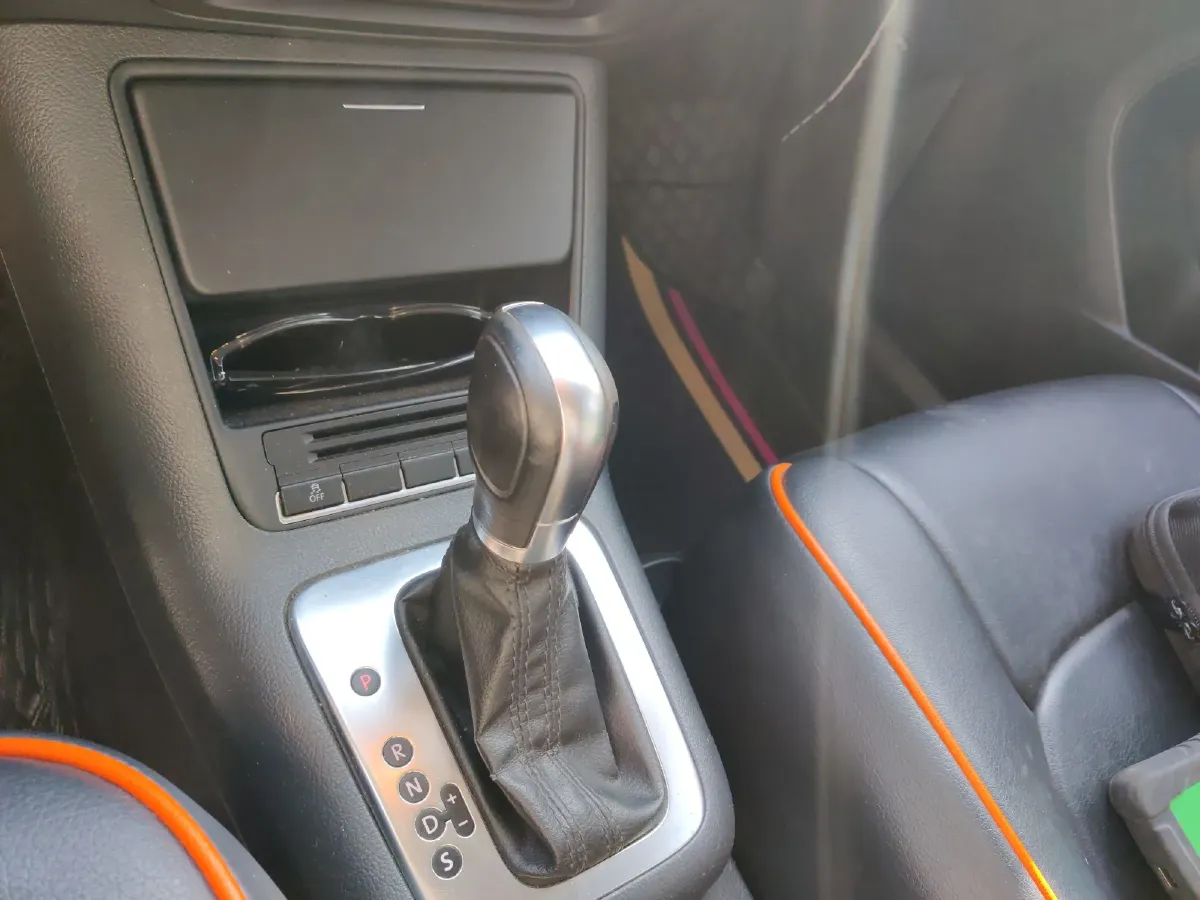 2012 Volkswagen Tiguan 1.8T 160HP L4 6AT,autocango,china used car exporter,china ev exporter,chinese used car exporter,chinese used ev exporter