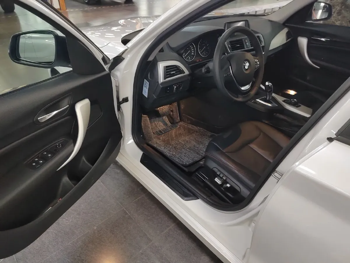 2016 BMW 1 Series 2.0T 184HP L4 8AT,autocango,china used car exporter,china ev exporter,chinese used car exporter,chinese used ev exporter