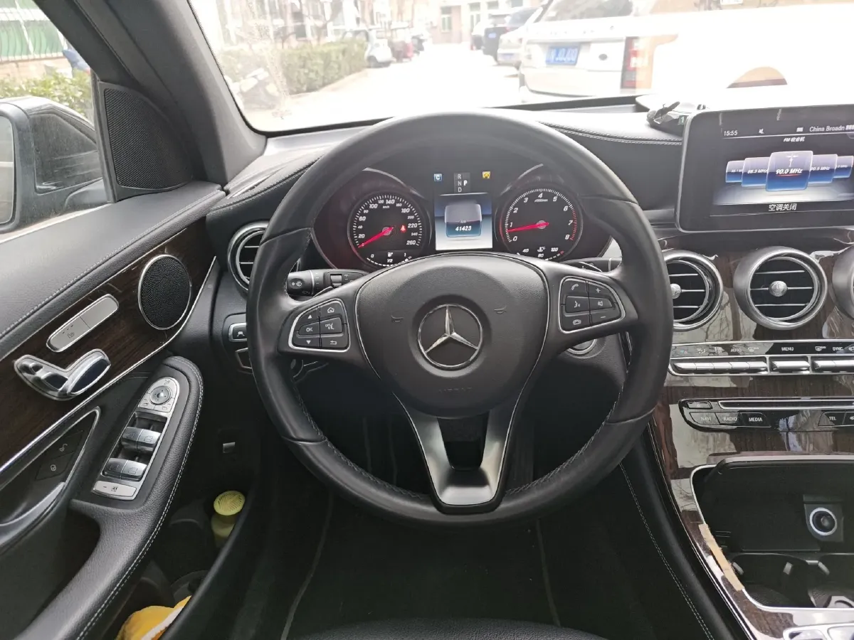 2017 Mercedes-Benz GLC Class 2.0T 211HP L4 9AT,autocango,china used car exporter,china ev exporter,chinese used car exporter,chinese used ev exporter