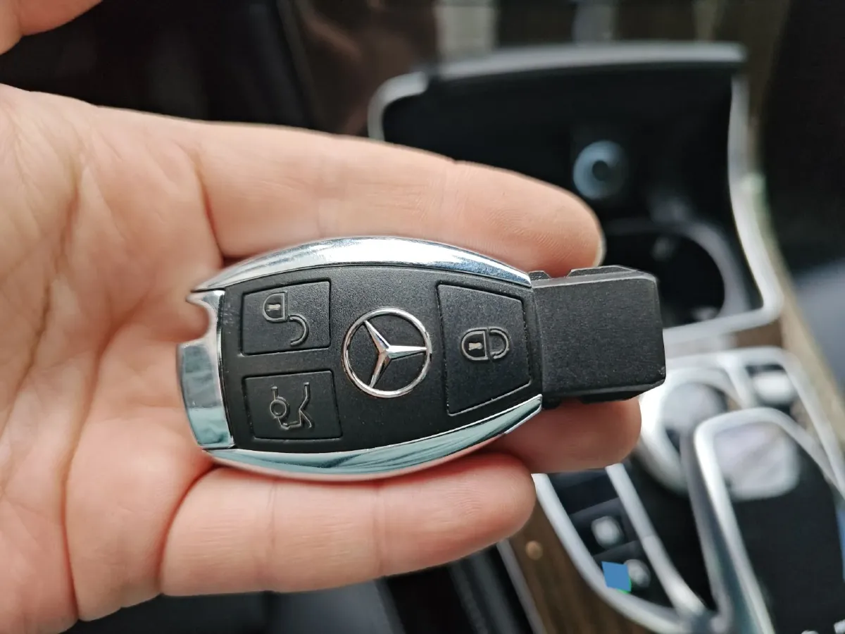 2017 Mercedes-Benz GLC Class 2.0T 211HP L4 9AT,autocango,china used car exporter,china ev exporter,chinese used car exporter,chinese used ev exporter