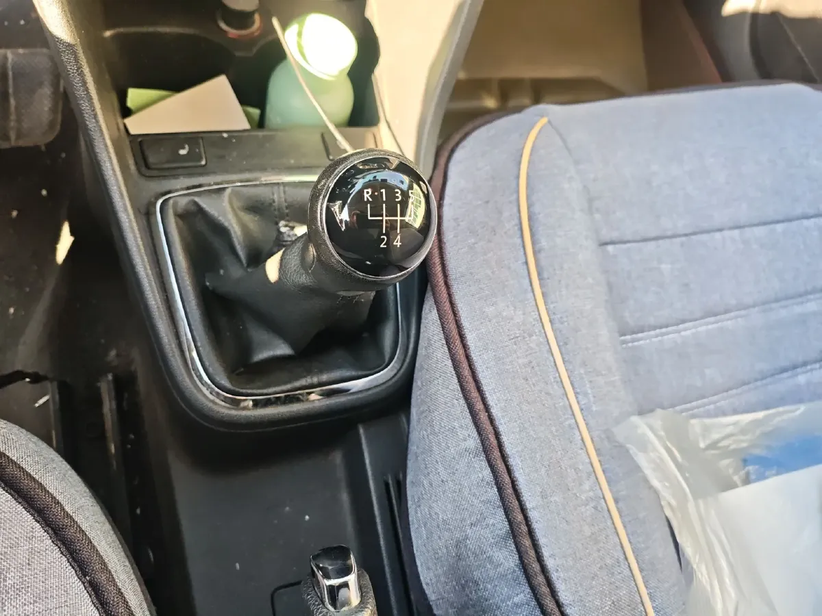 2013 Volkswagen Jetta 1.4L 90HP L4 5MT,autocango,china used car exporter,china ev exporter,chinese used car exporter,chinese used ev exporter